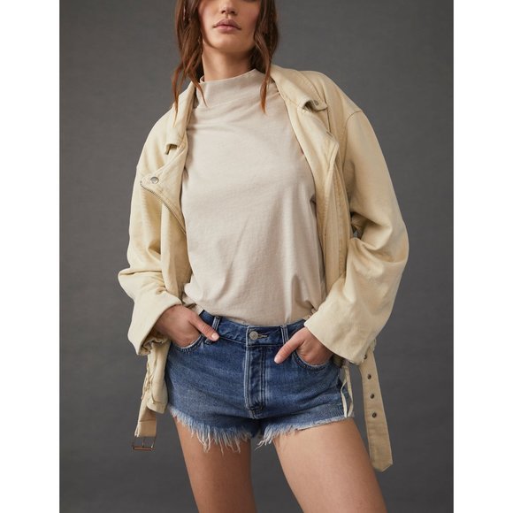 FREE PEOPLE Loving Good Vibrations Cutoffs / Mid Indigo - Picture 2 of 8